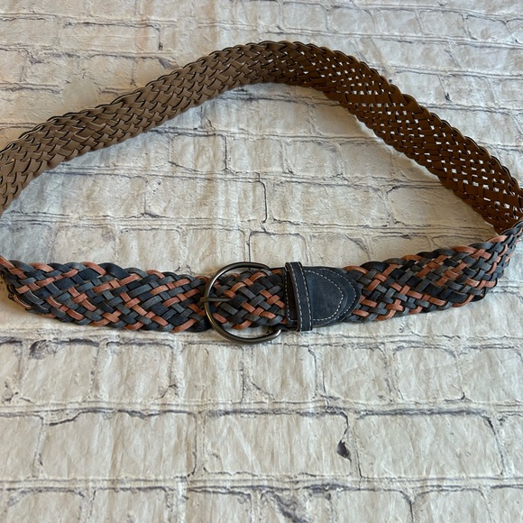 FAUX DENIM LOOK WOVEN WOMENS TWO TONE BELT SILVER TONE BUCKLE SIZE 13 - Picture 6 of 10